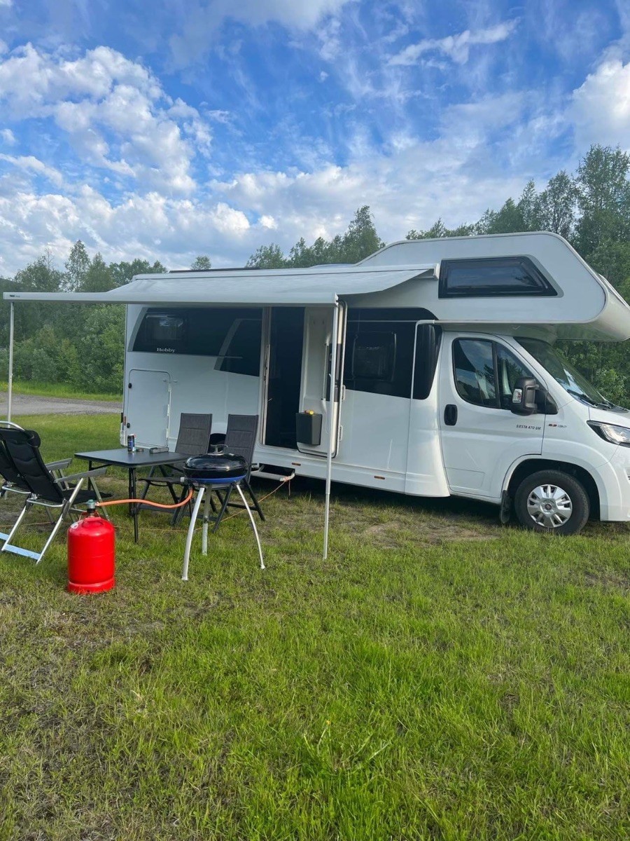 Rent motorhome in Tromsø with 6 sleeping spots from NOK 13 901 / week ...